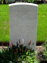 Klagenfurt War Cemetery - Dewey, M F